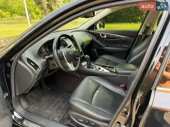 Infiniti Q50 2019 photo 2
