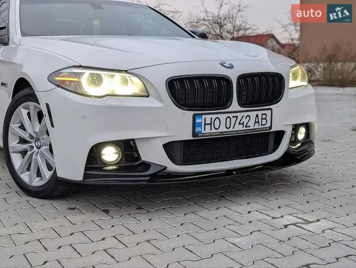 BMW 5 Series 2015 photo 2