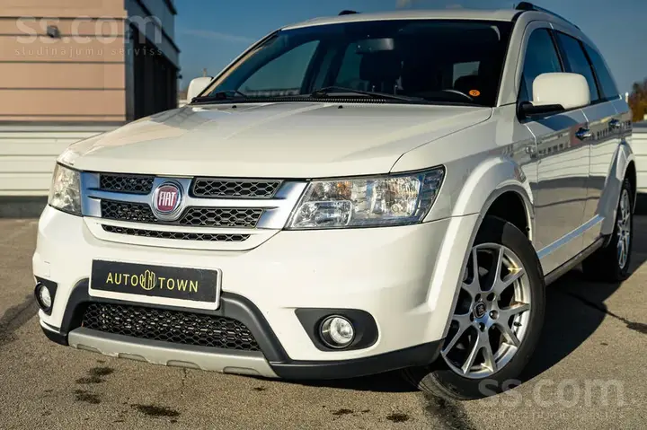 Fiat Freemont 2012 photo 2