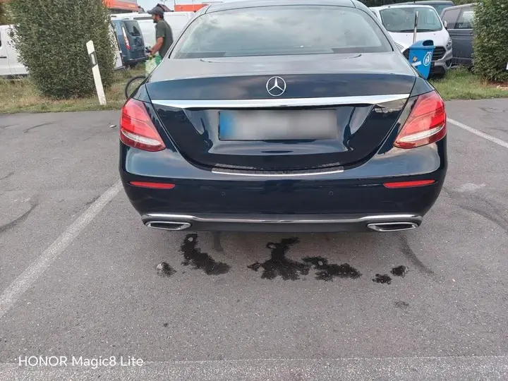 Mercedes-Benz E 220 D