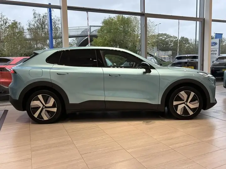Changan Deepal S05 photo 2