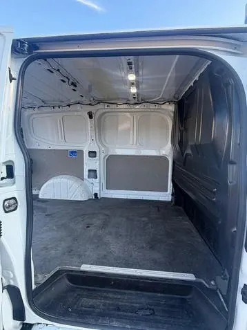 Ford Transit Custom 2023 photo 3