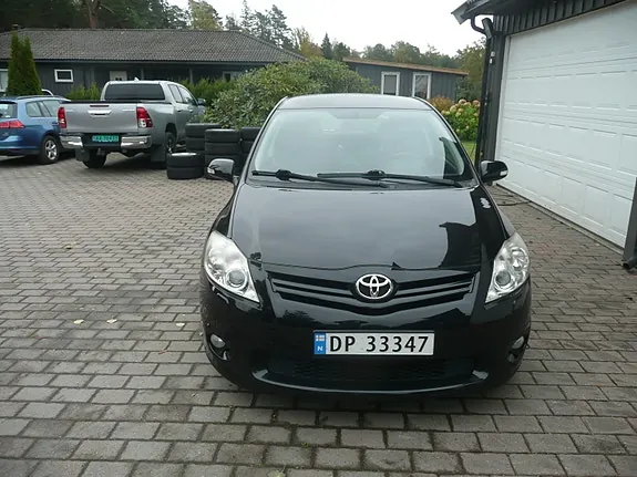Toyota Auris 2012 photo 4