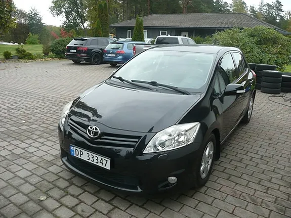 Toyota Auris 2012 photo 5