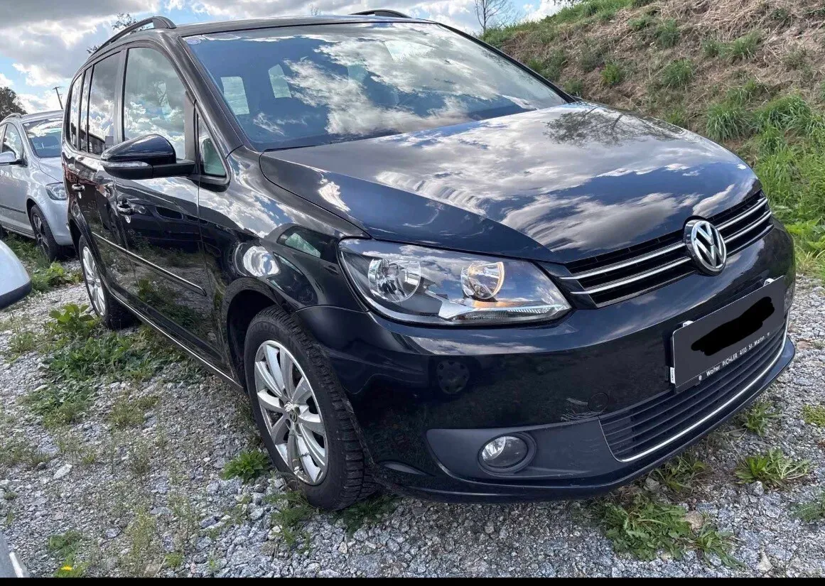 Volkswagen Touran 2015 photo 2