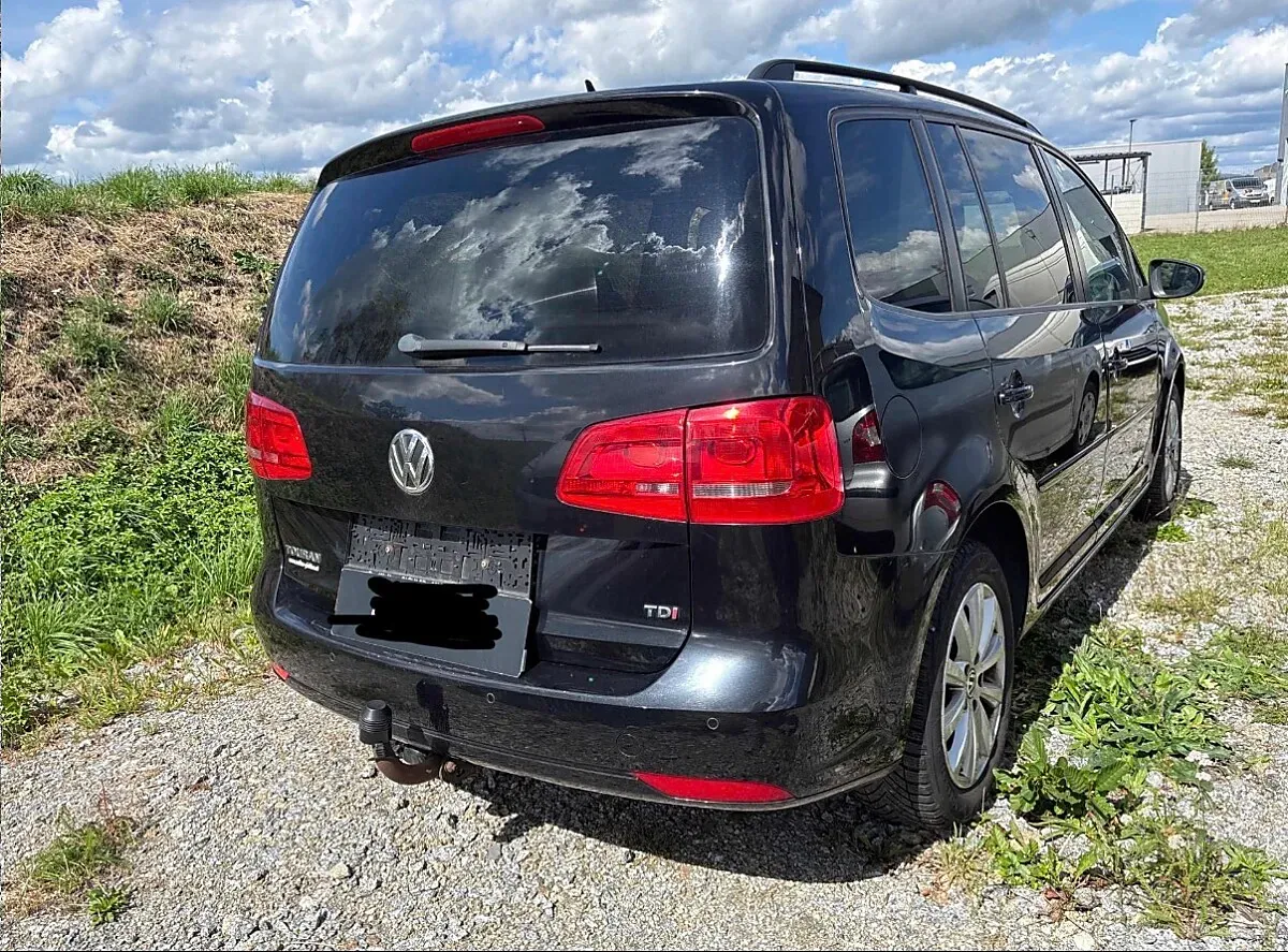 Volkswagen Touran 2015 photo 3
