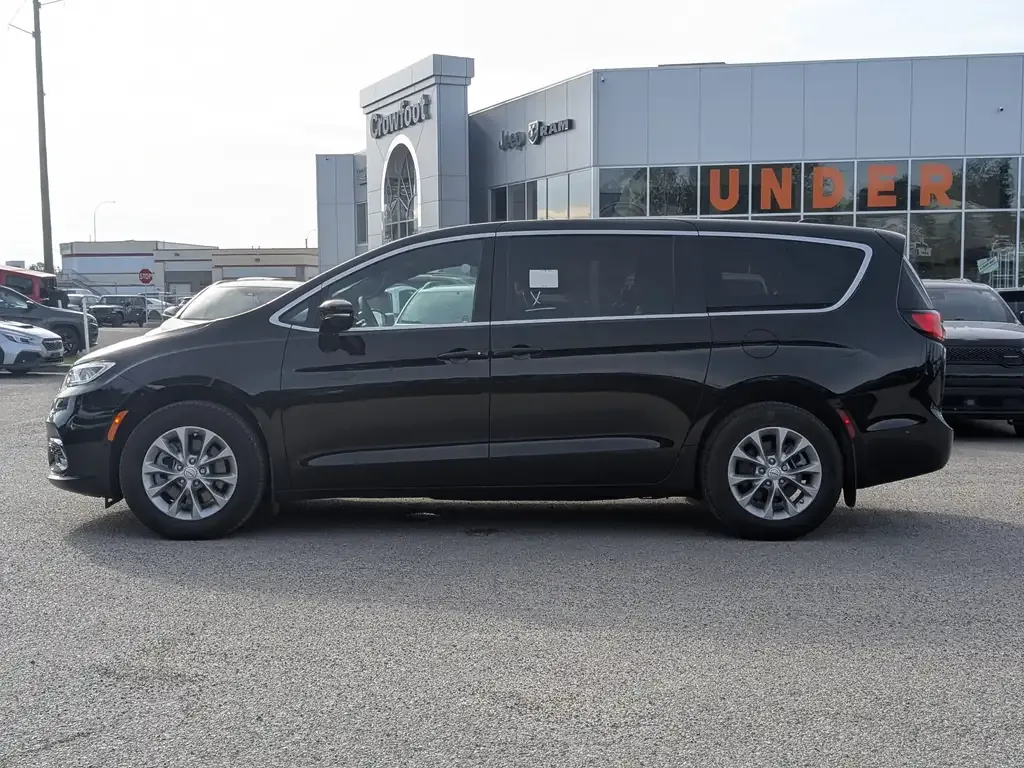 Chrysler Pacifica 2025 photo 5