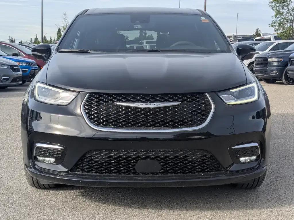 Chrysler Pacifica 2025 photo 3