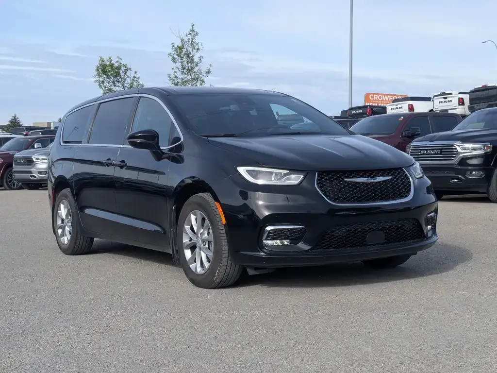 Chrysler Pacifica 2025 photo 2