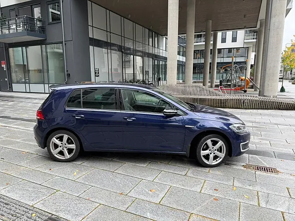 Volkswagen E-Golf 2019 photo 2