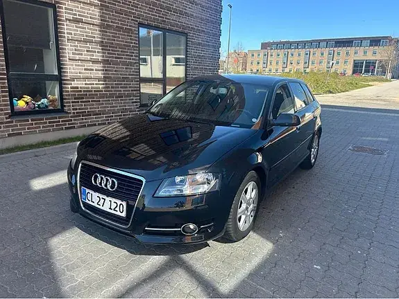 Audi A3 2011 photo 2