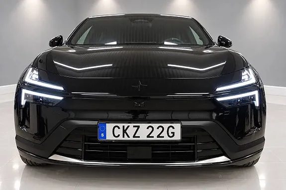 Polestar 4 2025 photo 2