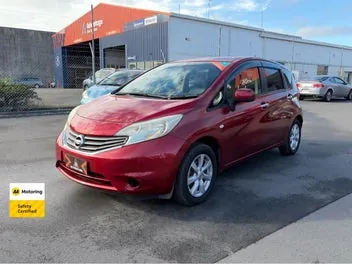 Nissan Note 2012 photo 4