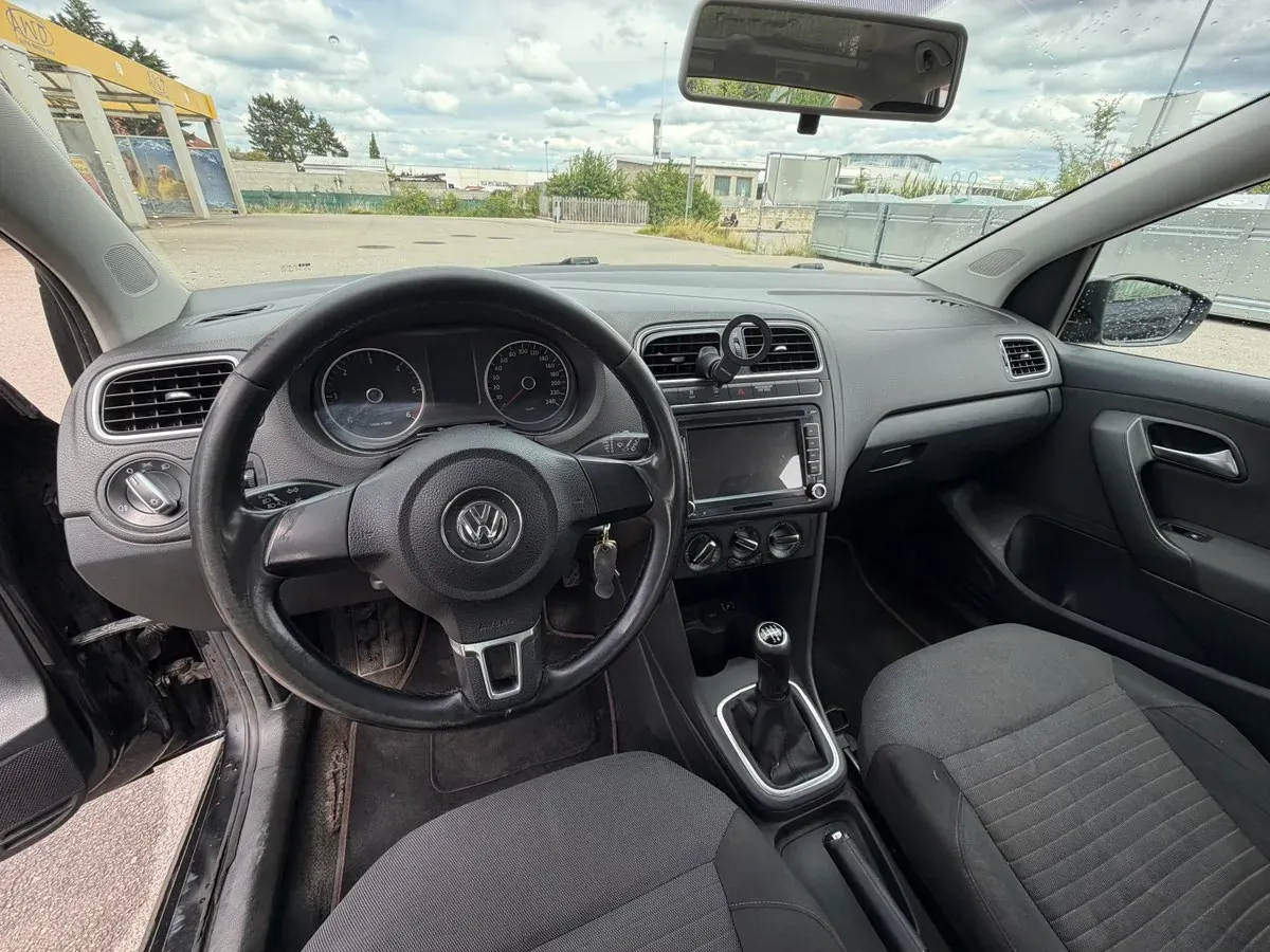 Volkswagen Polo 2010 photo 2