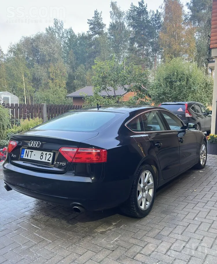 Audi A5 2010 photo 2