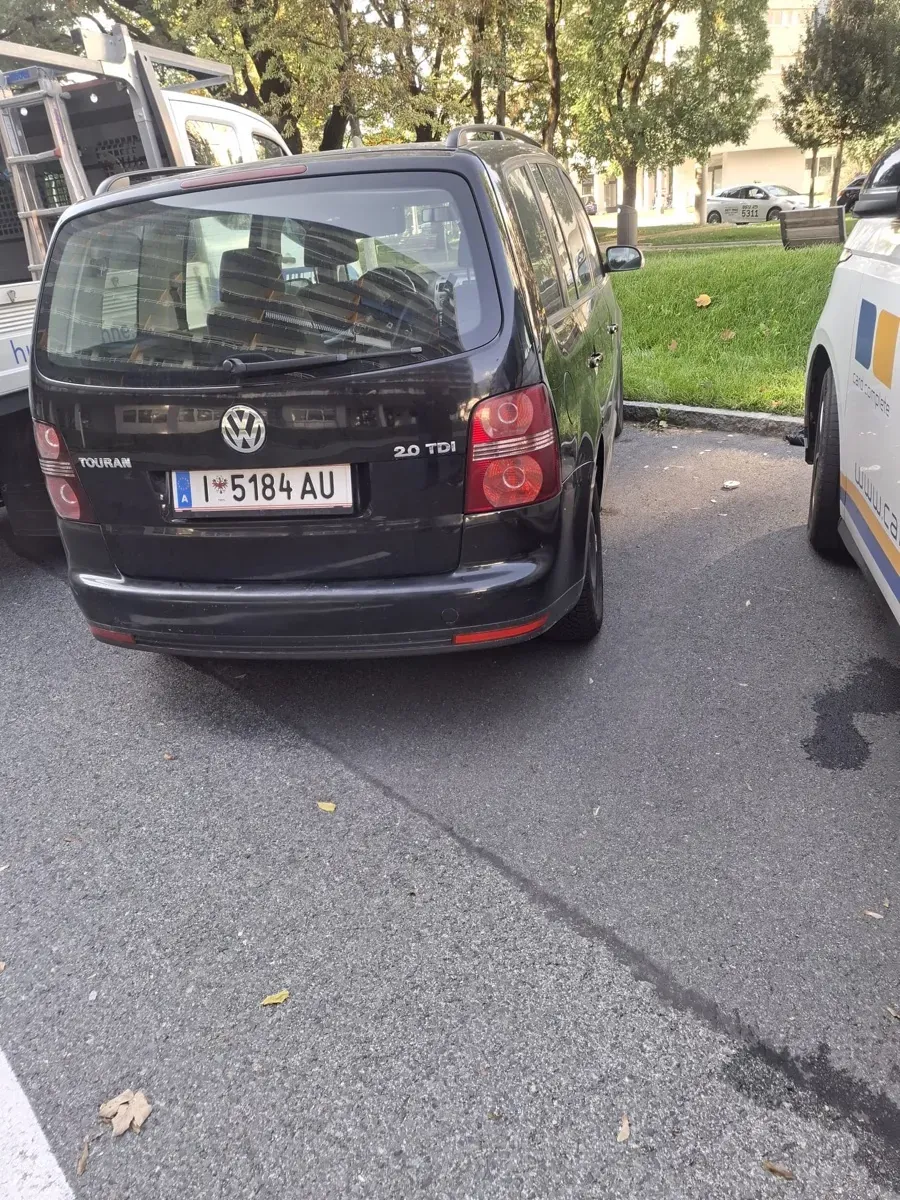Volkswagen Touran 2007 photo 2