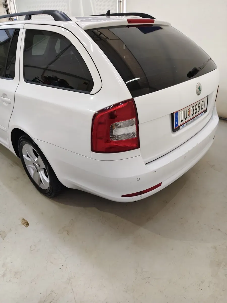 Skoda Octavia 2011 photo 3