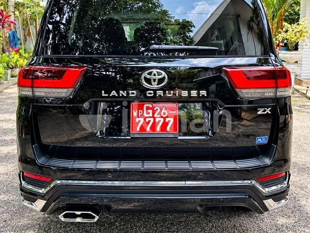 Toyota Land Cruiser photo 4