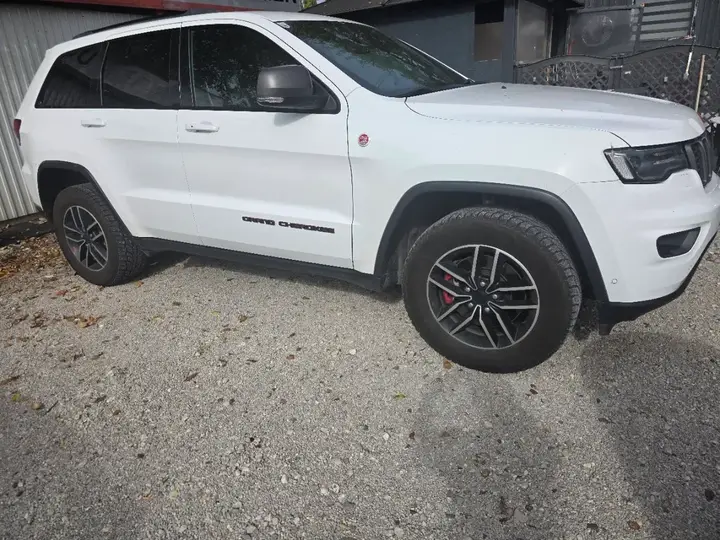 Jeep Grand Cherokee 2019 photo 2