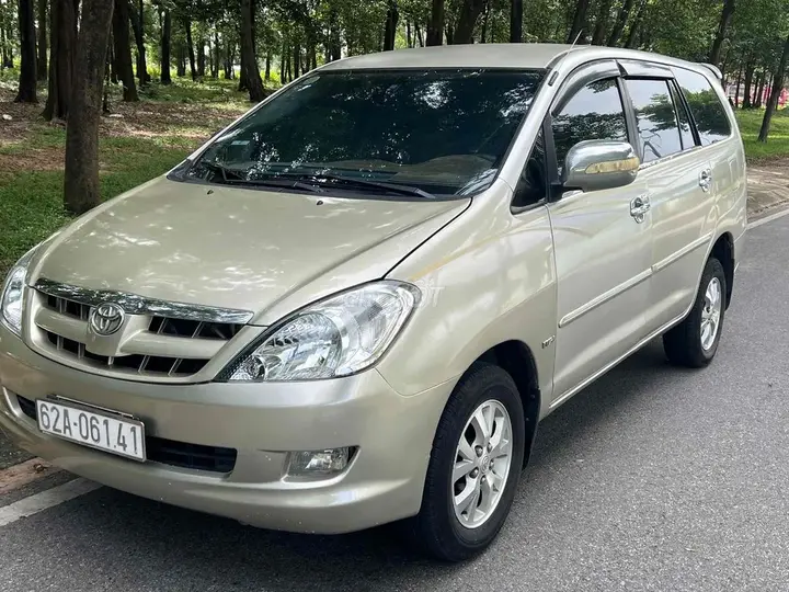 Toyota Innova 2007 photo 2