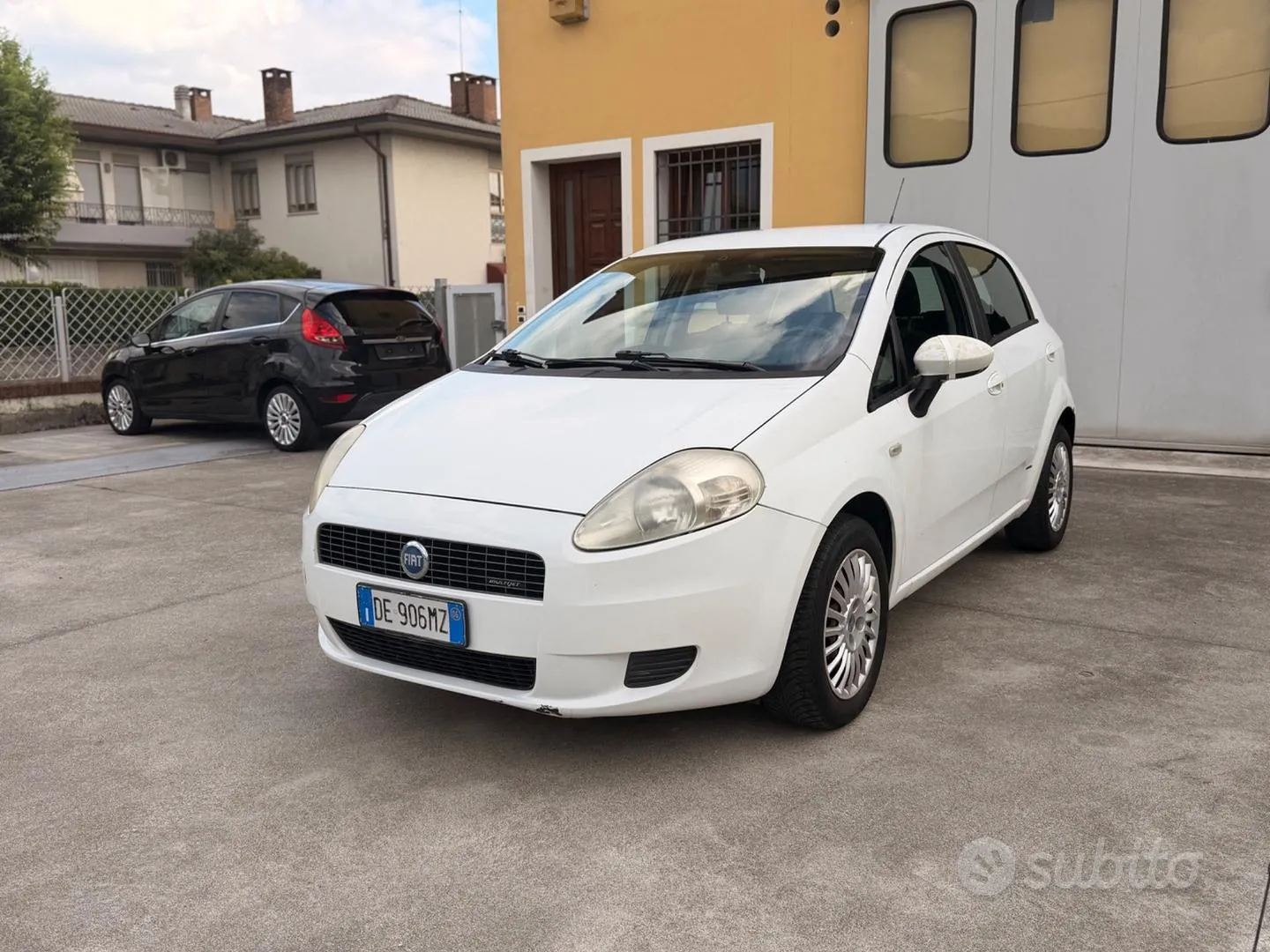 Fiat Grande Punto 2006 photo 2