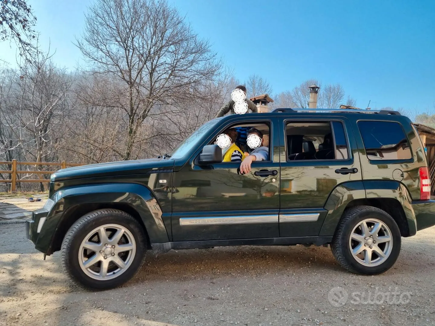 Jeep Cherokee 2011 photo 4