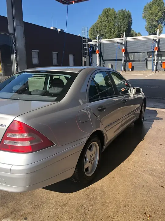 Mercedes-Benz C-Class 2003 photo 2