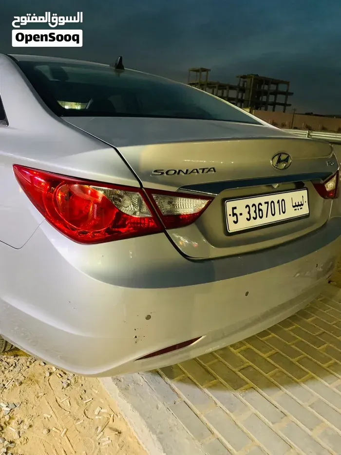 Hyundai Sonata 2011 photo 2