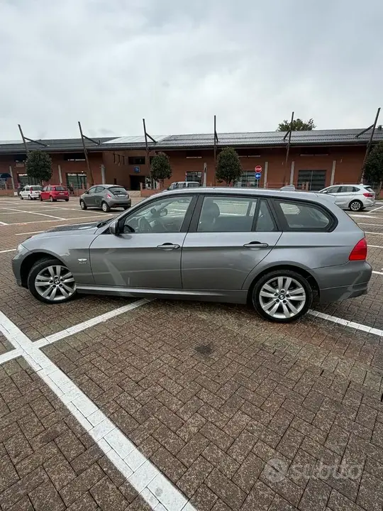 BMW 320D 2010 photo 5