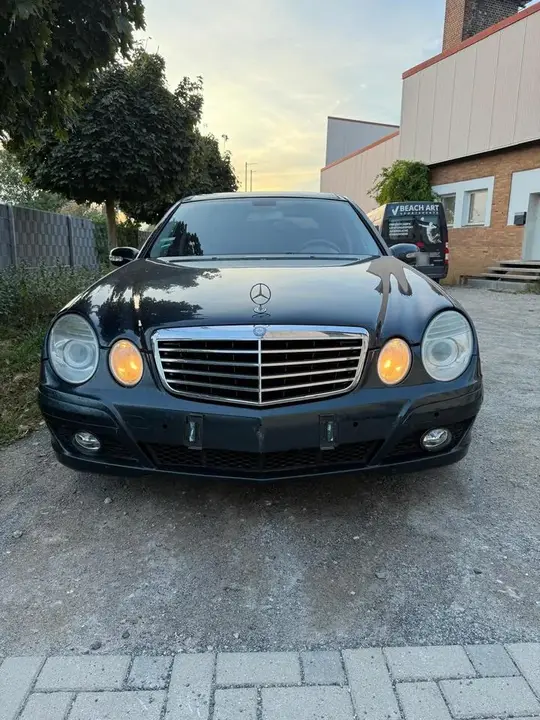 Mercedes-Benz E320
