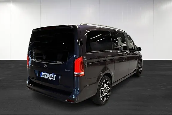 Mercedes-Benz V300 2023 photo 3