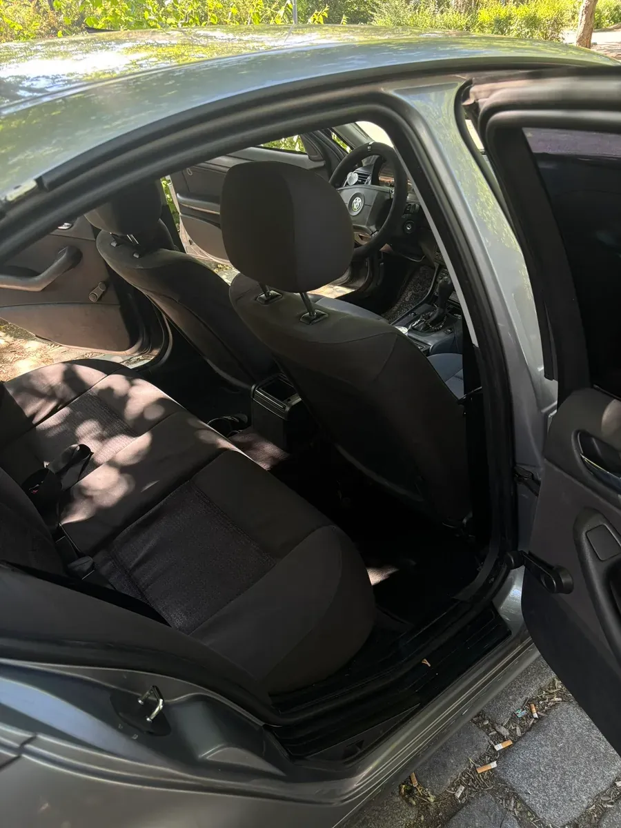 BMW 3 Series 2003 photo 3