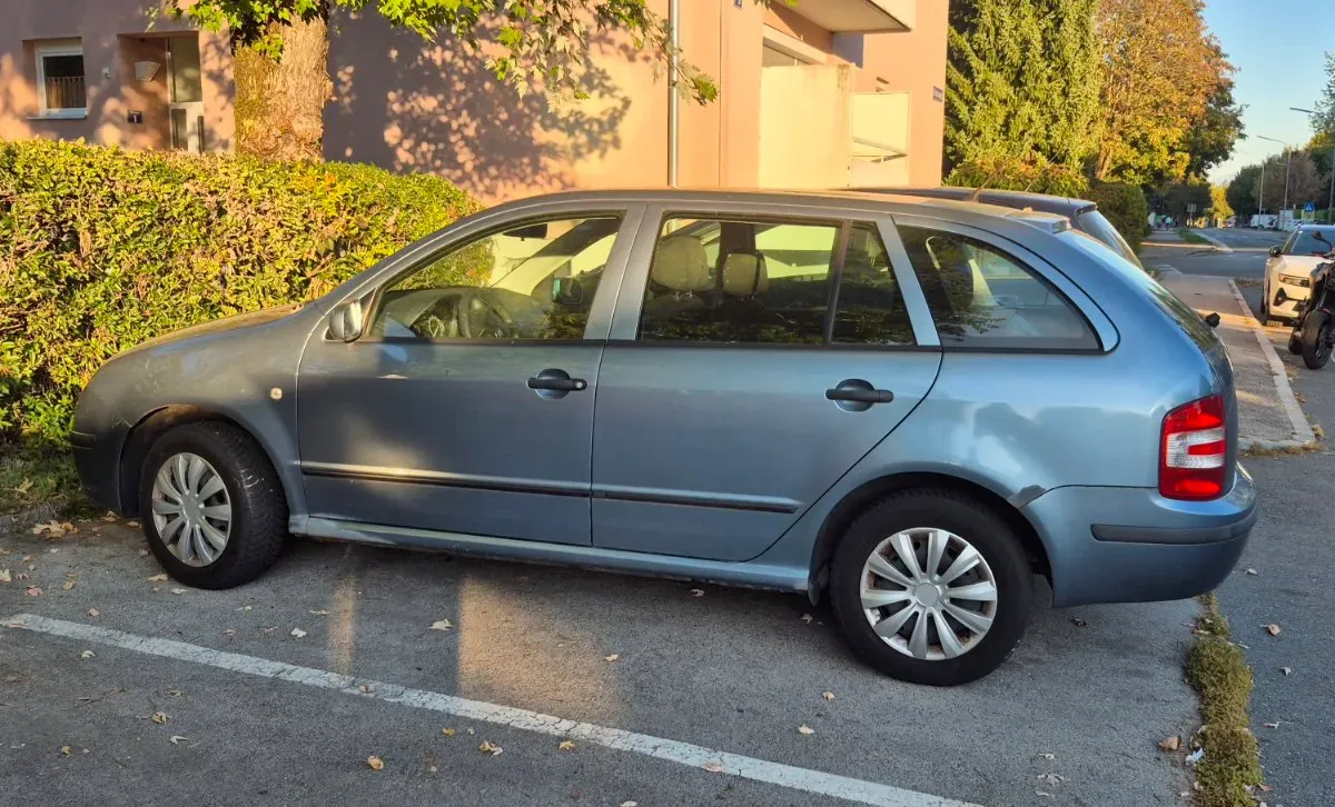 Skoda Fabia 2007 photo 3