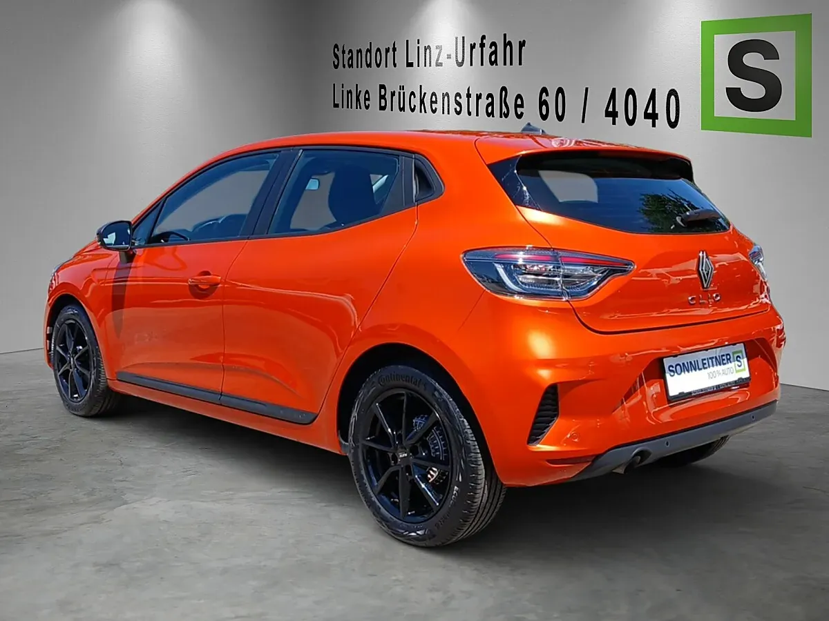 Renault Clio 2024 photo 2