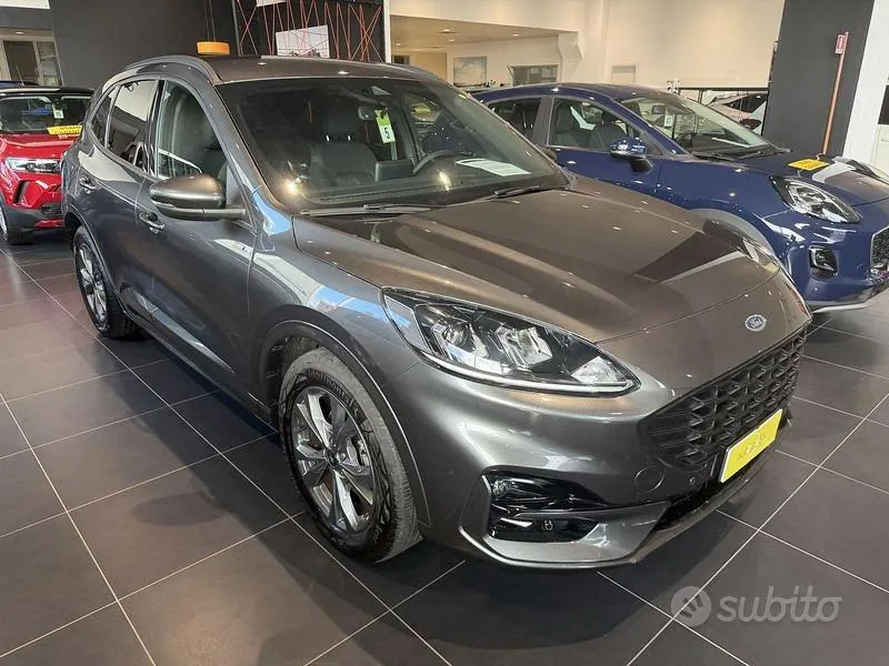 Ford Kuga 2023 photo 2