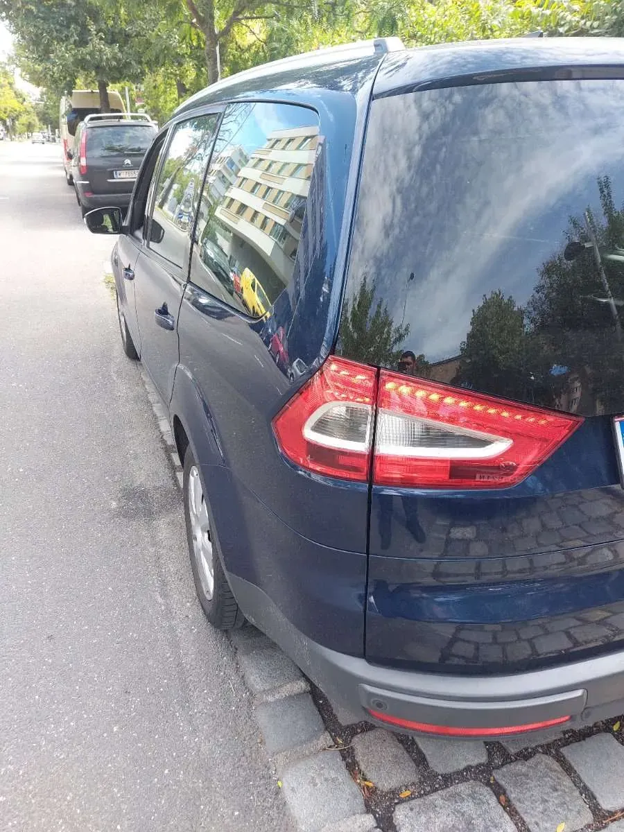 Ford Galaxy 2013 photo 3