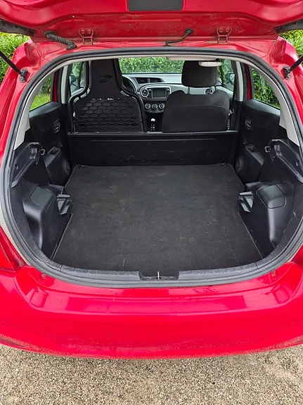 Toyota Yaris 2012 photo 5