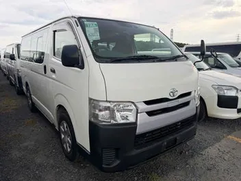 Toyota Hiace 2020 photo 2