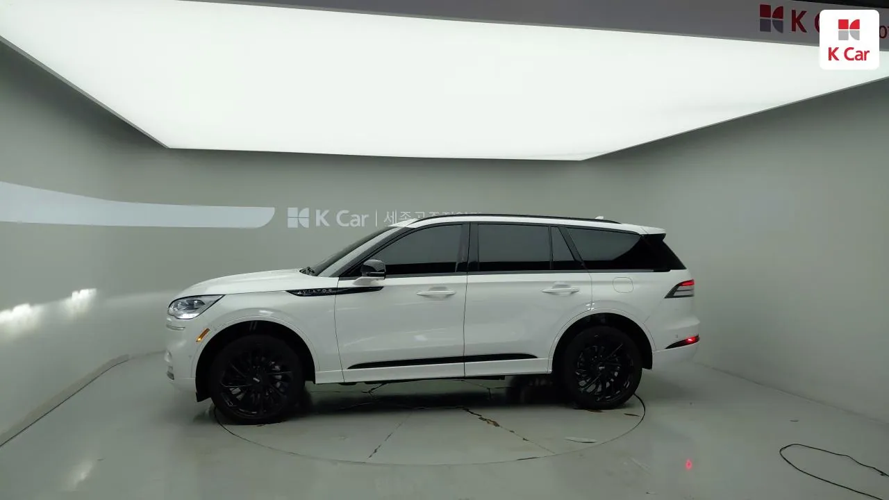 Lincoln Aviator 2023 photo 3