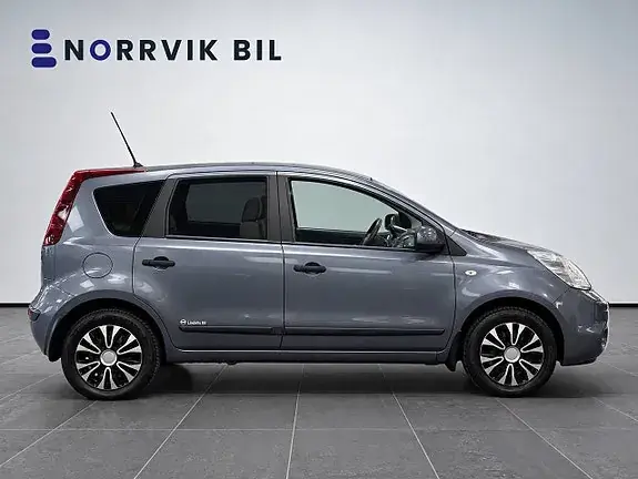 Nissan Note 2011 photo 3
