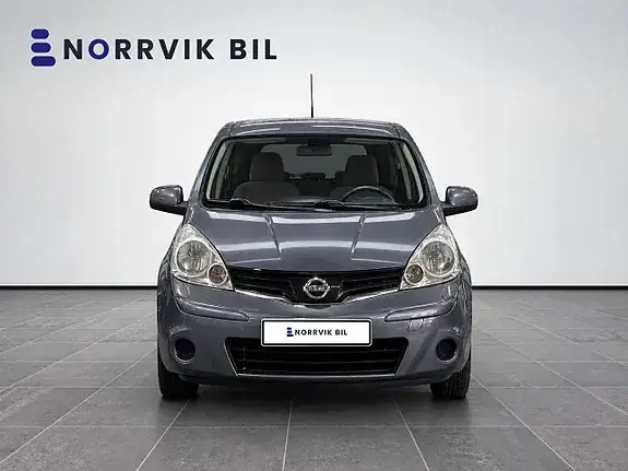 Nissan Note 2011 photo 2