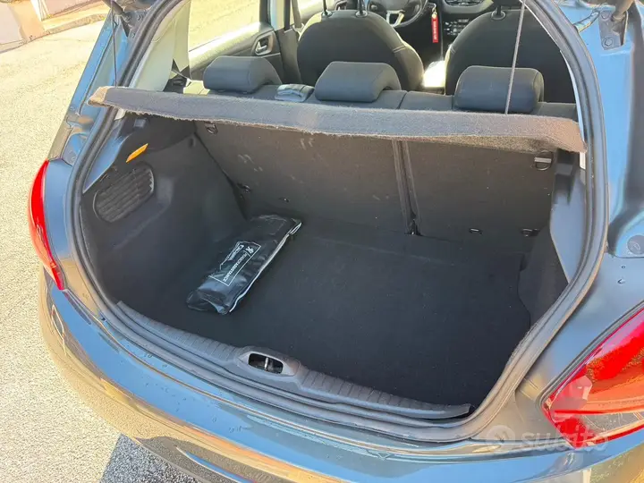 Peugeot 208 2017 photo 4