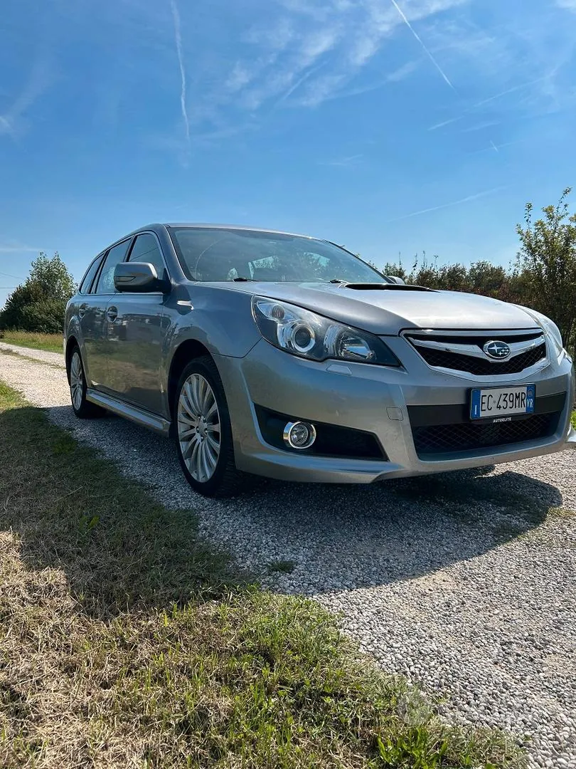 Subaru Legacy 2010 photo 3