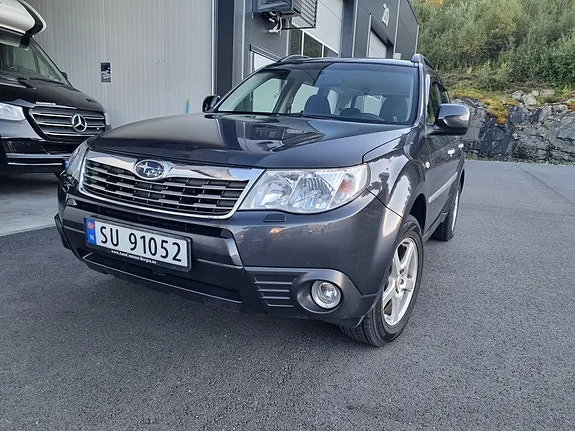 Subaru Forester 2010 photo 2