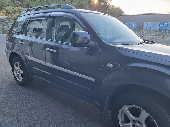 Subaru Forester 2010 photo 3