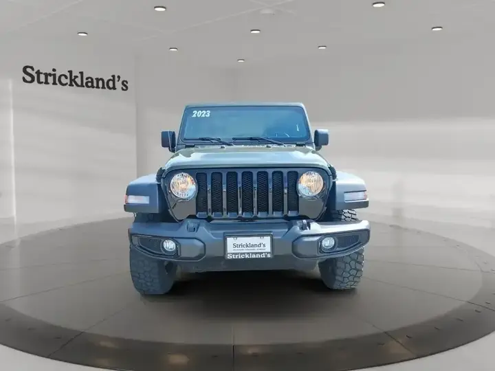 Jeep Wrangler 2023 photo 2