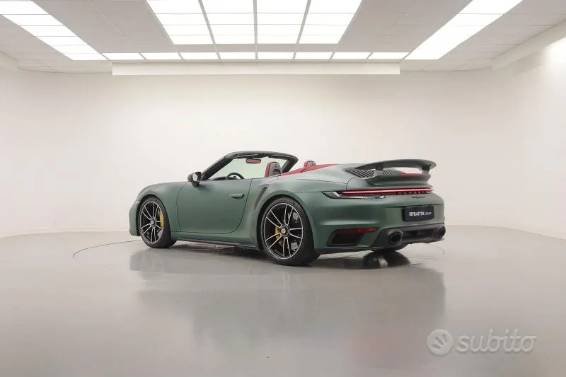 Porsche 911 2023 photo 2