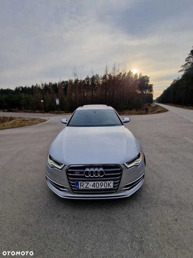 Audi S6 2012 photo 2