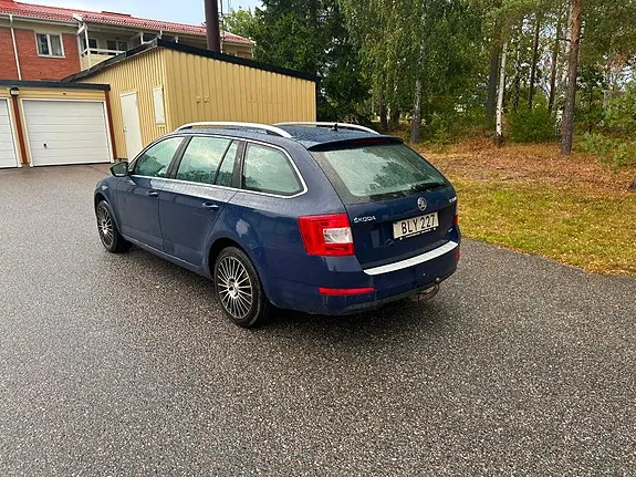 Skoda Octavia 2014 photo 2