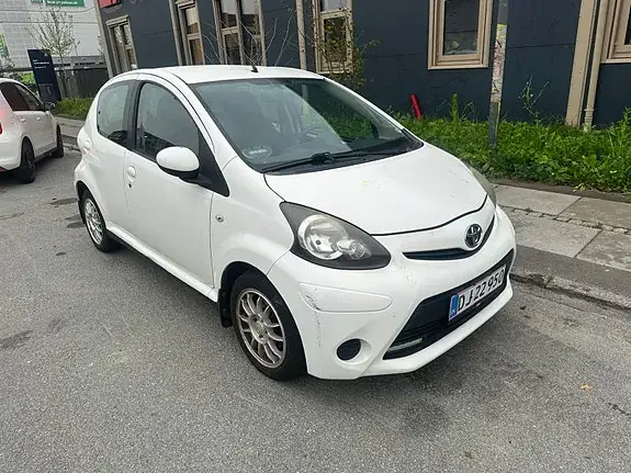 Toyota Aygo 2012 photo 2